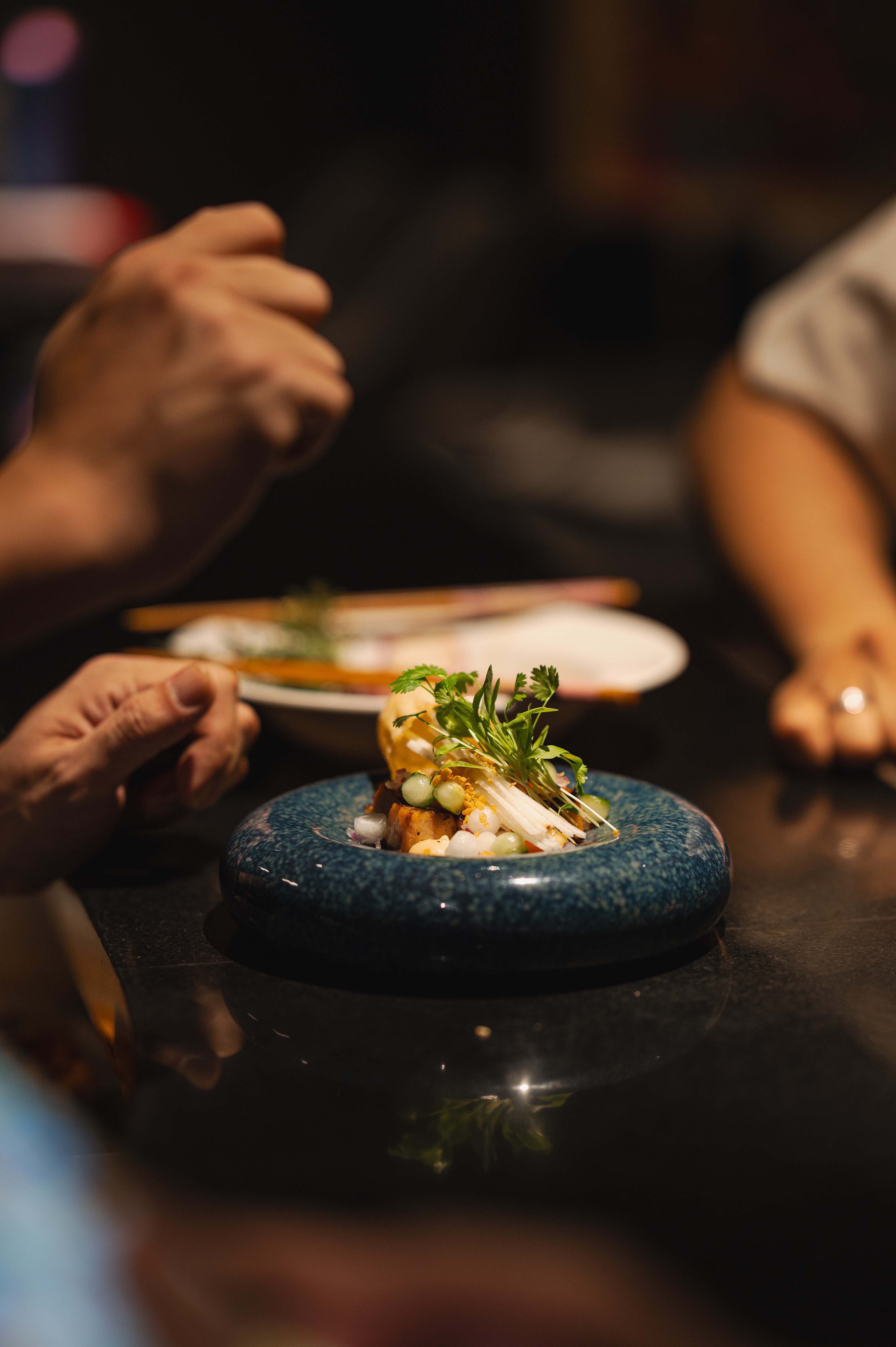 Forming the Experience: Odd-Shaped Tableware in Fine Dining
